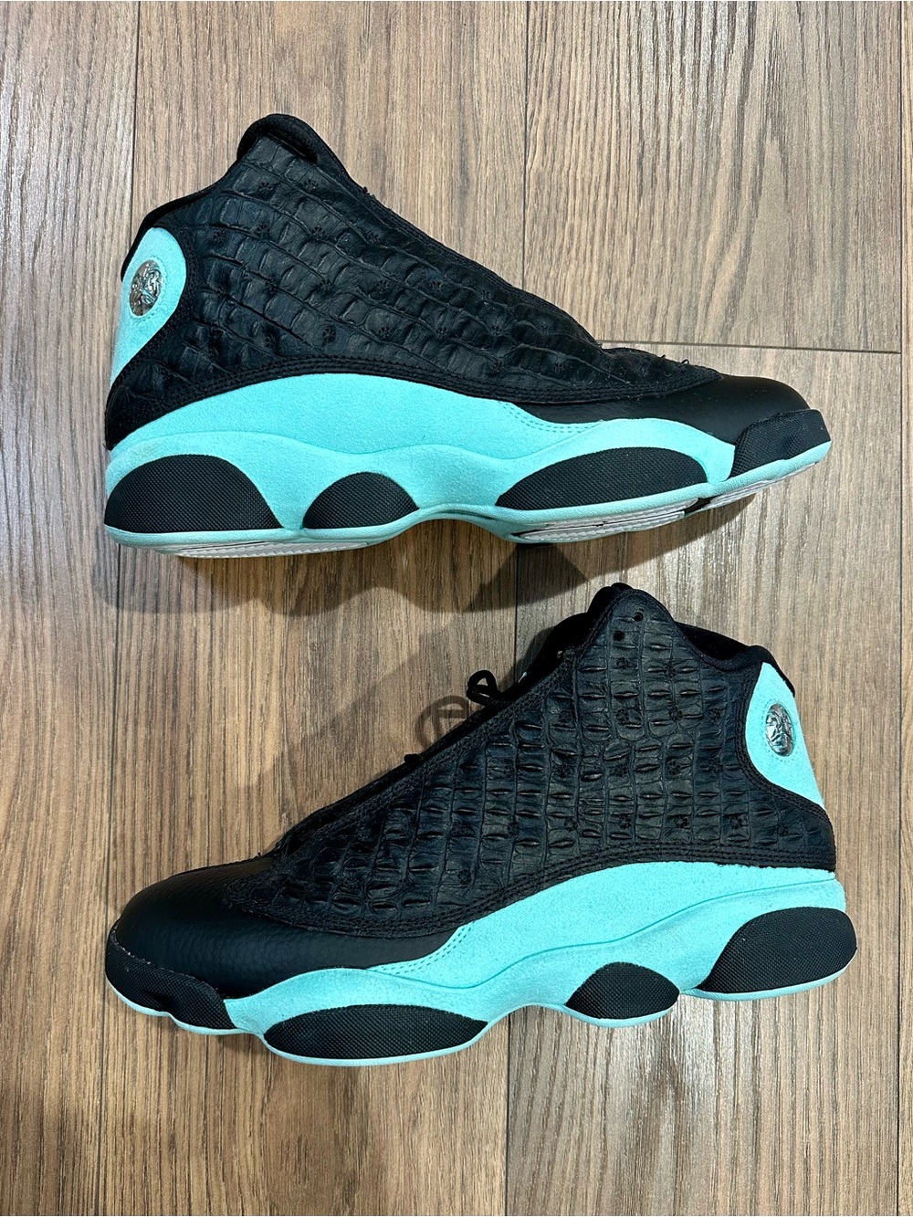 LIKE NEW - Men’s Air Jordan 13 Retro “Black Island Green” - Picture 3 of 10